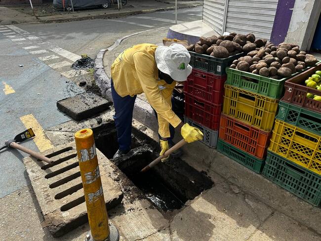 Foto: Emcali / Limpieza de sumideros