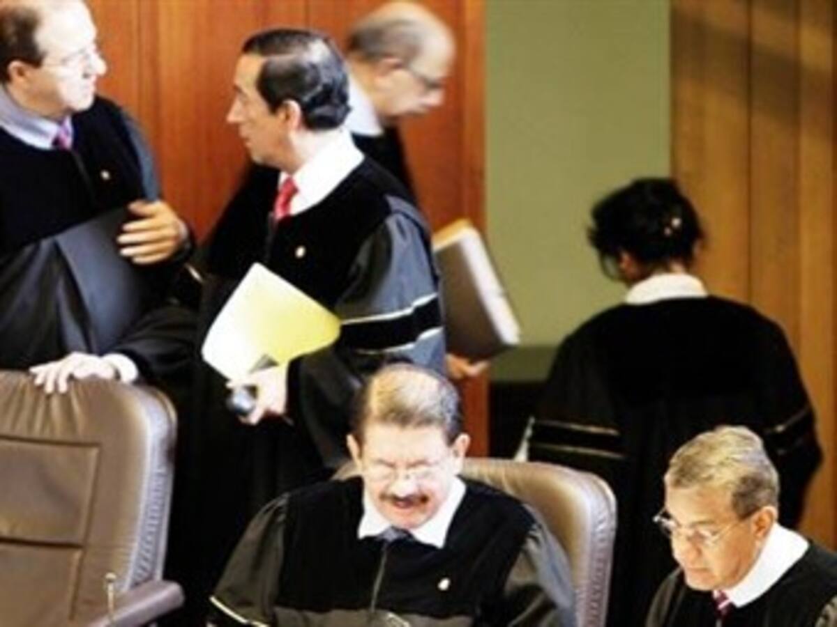 Cortes, fiscal y procurador piden a Santos la intervención en la reforma a la Justicia