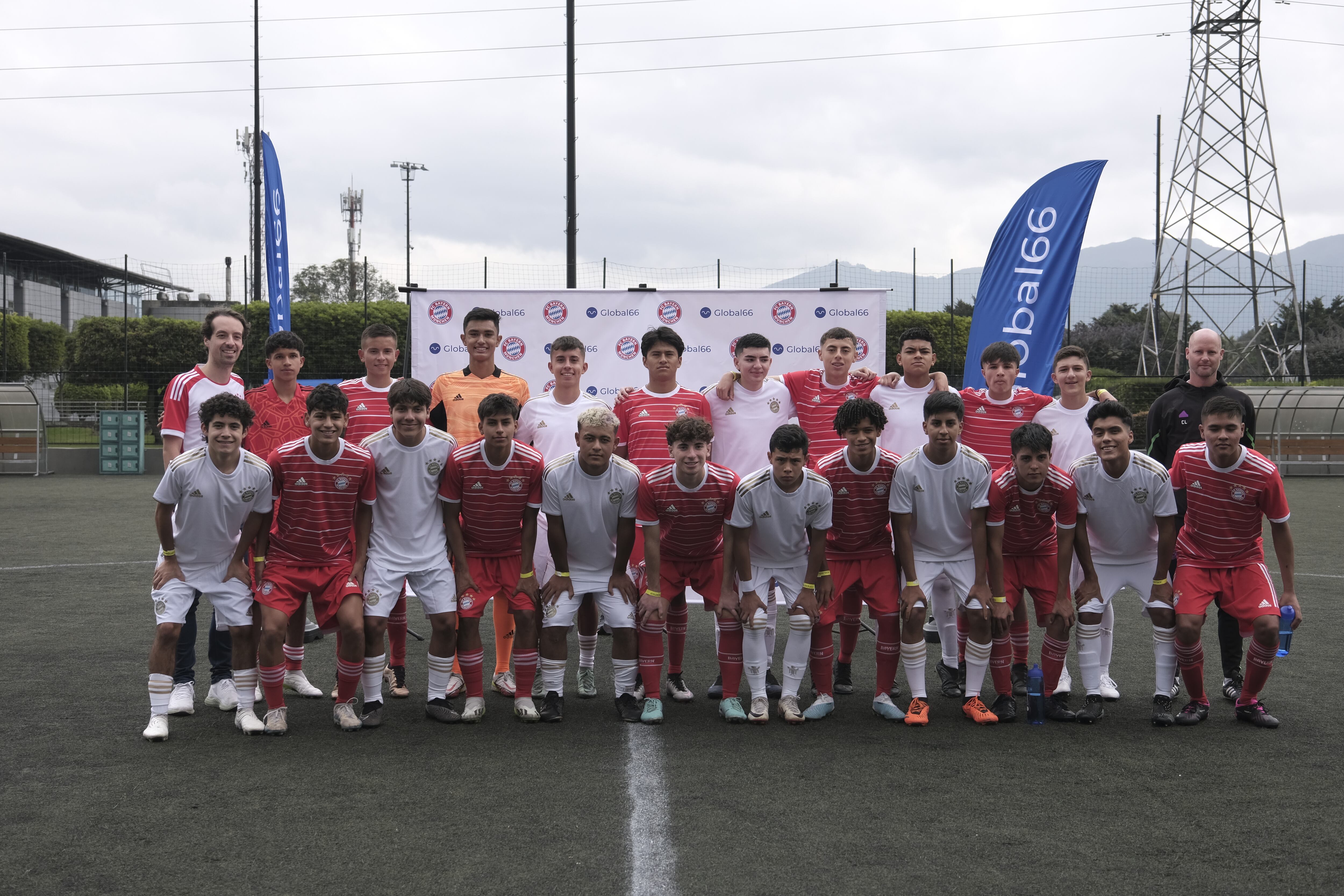 Estos fueron los 22 finalistas que participaron en las pruebas para ganar un cupo en el equipo que viajará a Alemania. / Foto: brindada por Global 66