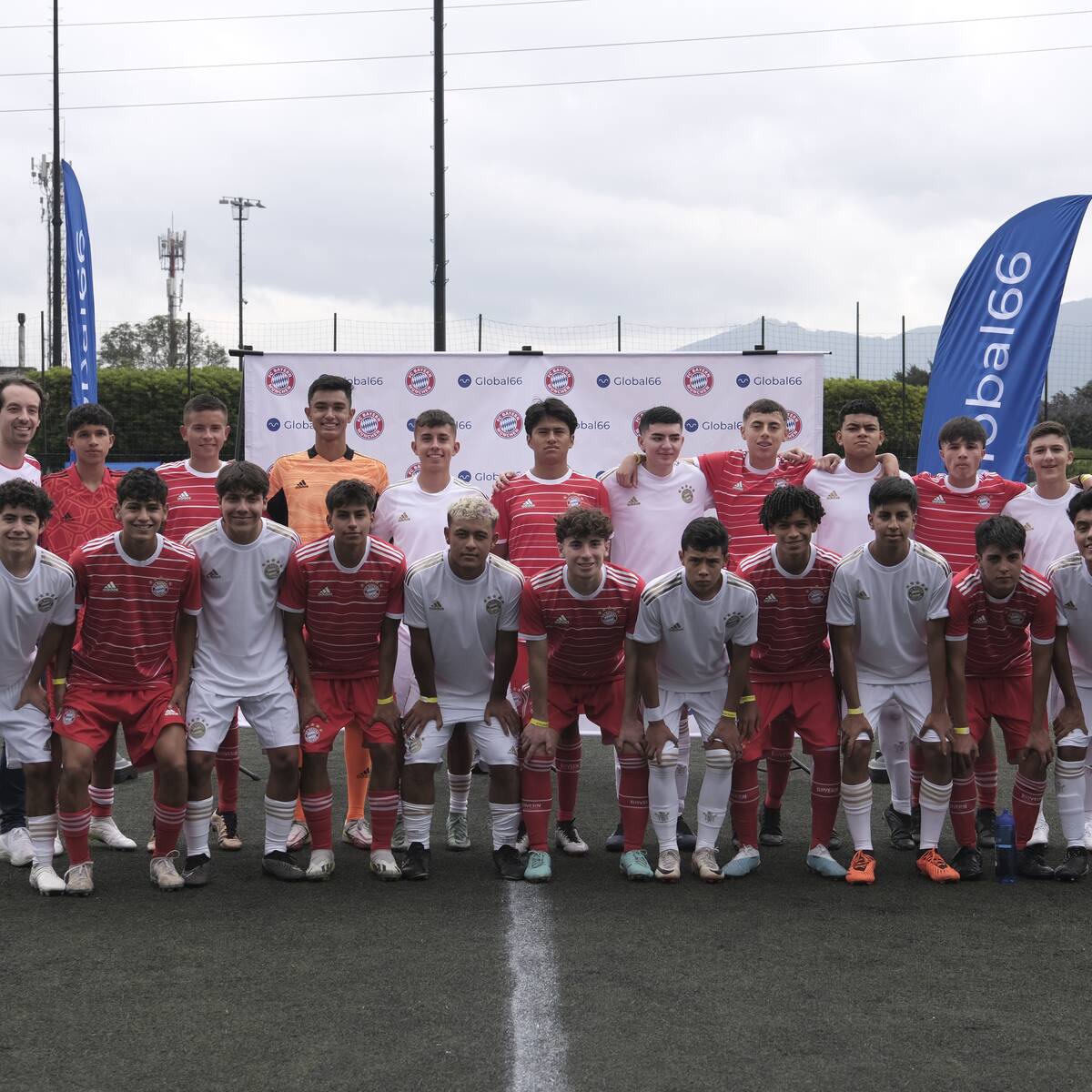 11 jóvenes colombianos irán a jugar con el equipo juvenil del Bayern Múnich en Alemania