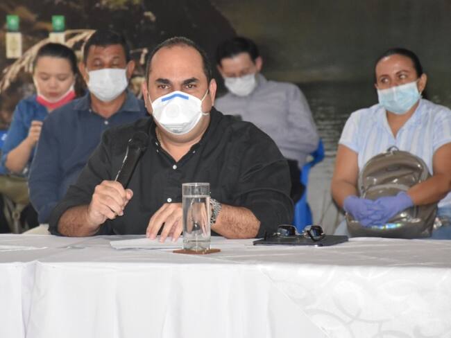 Industrias que emiten humo reinician producción