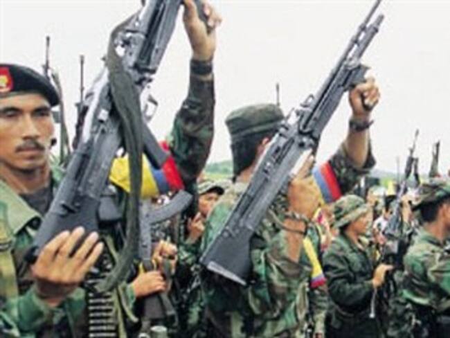 Rastrojos y Farc adelantan paro armado en el Chocó