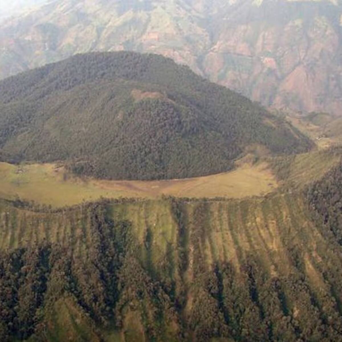 En Quindío actualizan planes de contingencia ante eventual erupción del volcán Machín