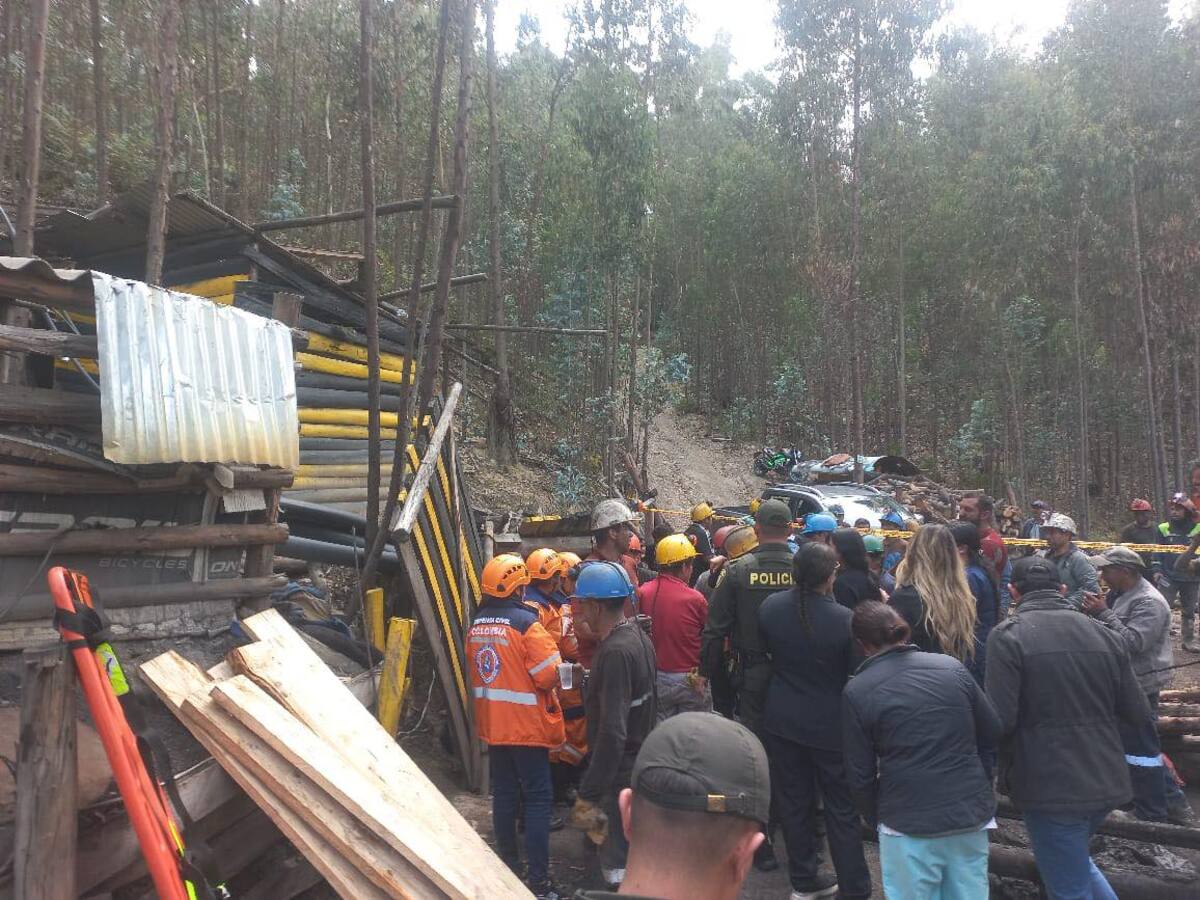 Dos mineros fueron rescatados con vida tras derrumbe en socavón de Monguí