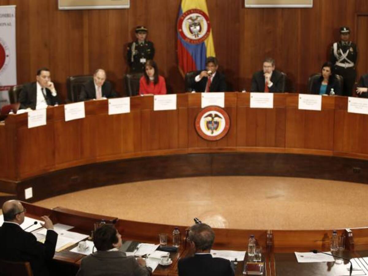 Corte condiciona plebiscito a que Farc “depongan las armas”