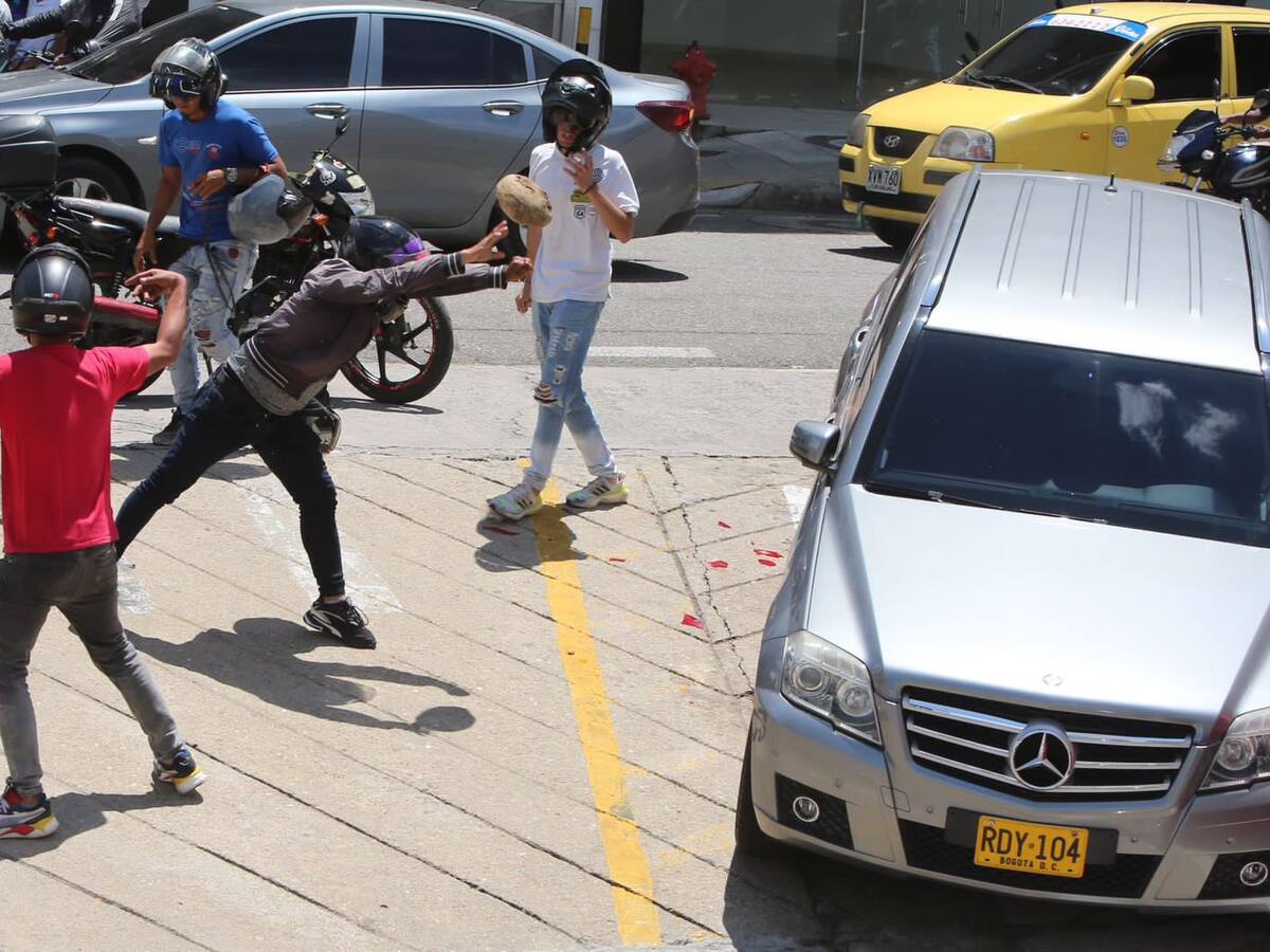 Capturados 5 hombres que vandalizaron Bucaramanga