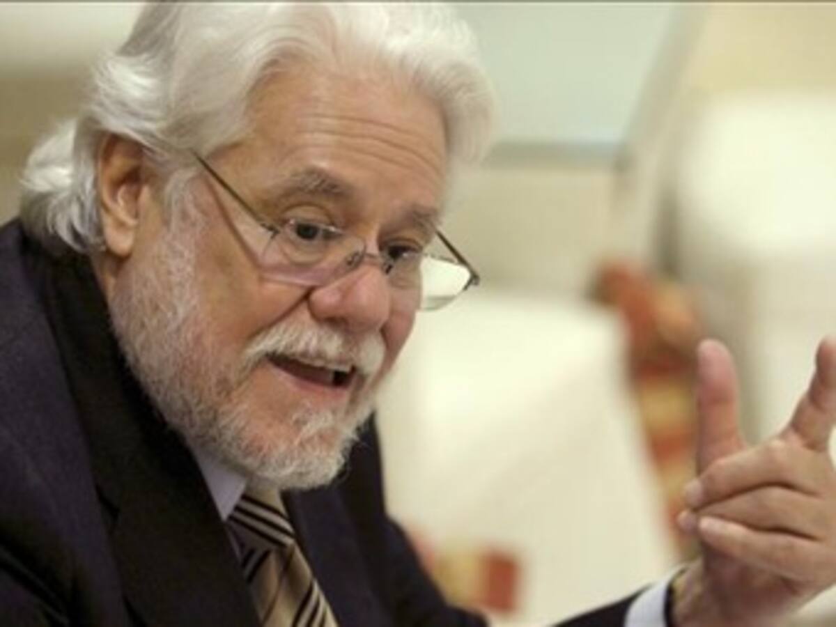 Carlos Gaviria afirma que no hará debates con Petro porque está en riesgo la unidad del Polo