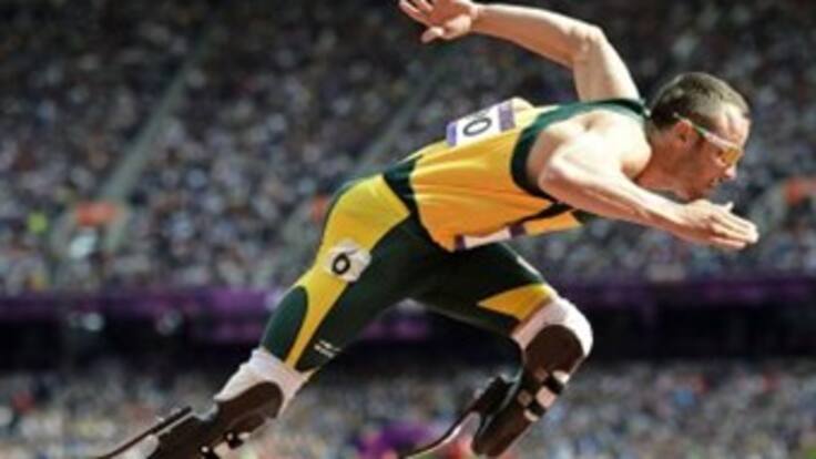 Detienen al atleta paralímpico Oscar Pistorius, por muerte violenta de su novia