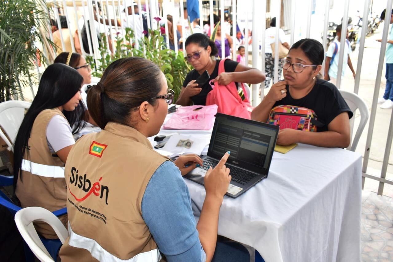 San Pedro Mártir vivió una jornada de servicios y trámites con Gobierno al Barrio