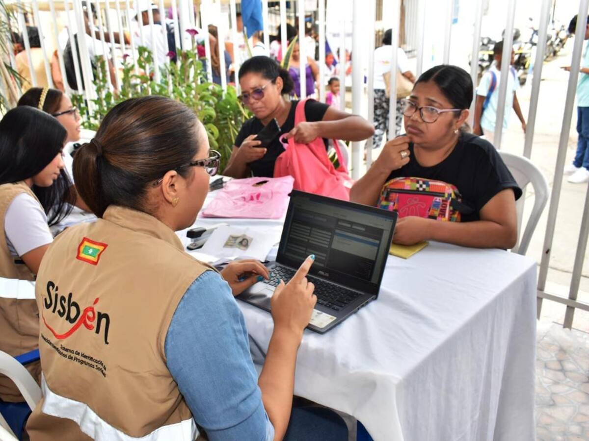 San Pedro Mártir vivió una jornada de servicios y trámites con Gobierno al Barrio