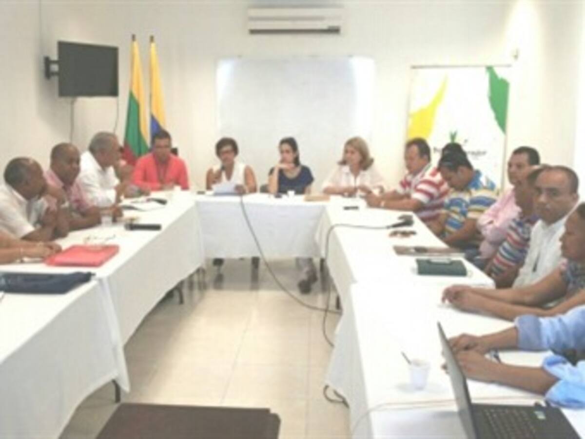 Sindicatos y administración de Bolívar firman pliego de peticiones