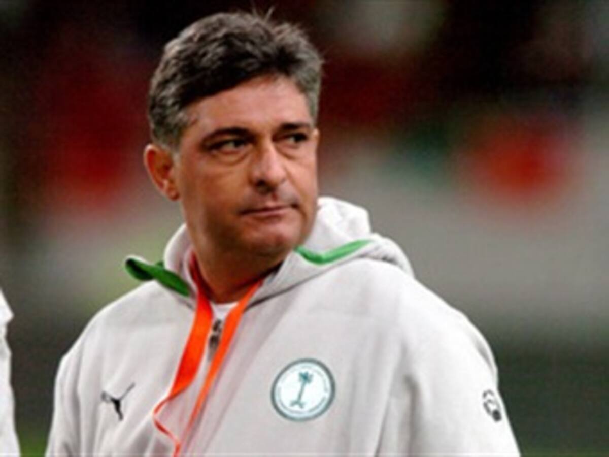 Seleccionador de Libia Marcos Paqueta regresa a Brasil por seguridad