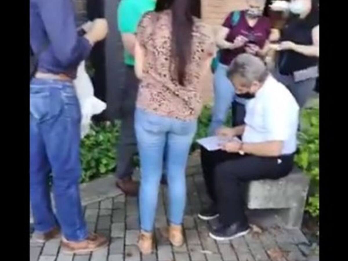 Comités de revocatoria continuarán recolectando firmas