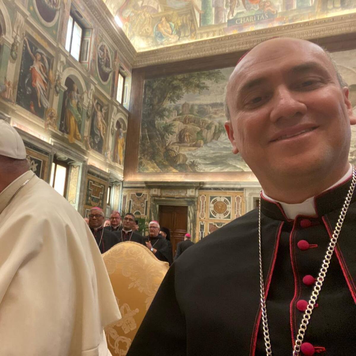 “El nuevo papa fue elegido porque cumple los requisitos de las necesidades de la iglesia”