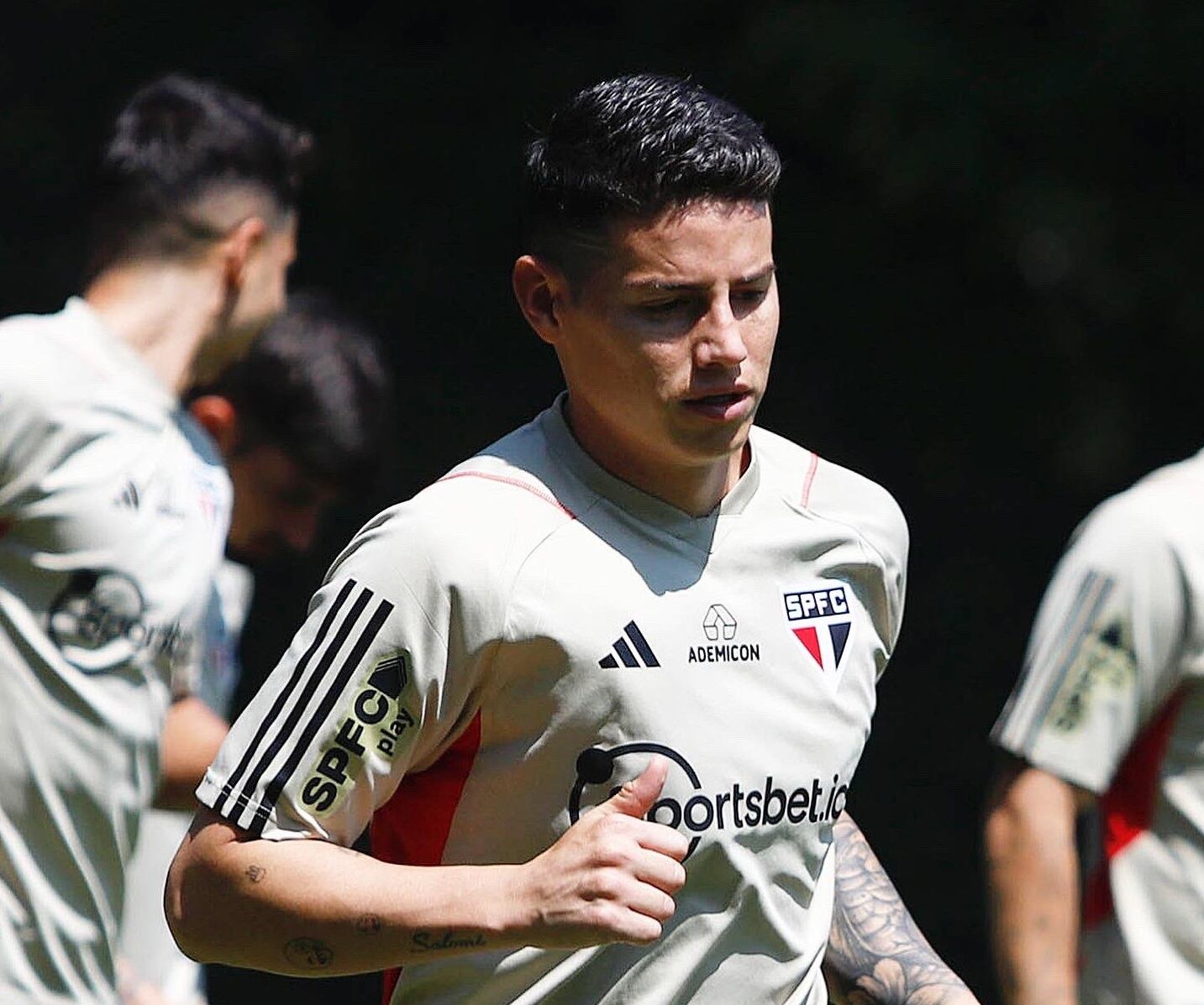 Twitter: @SaoPauloFC