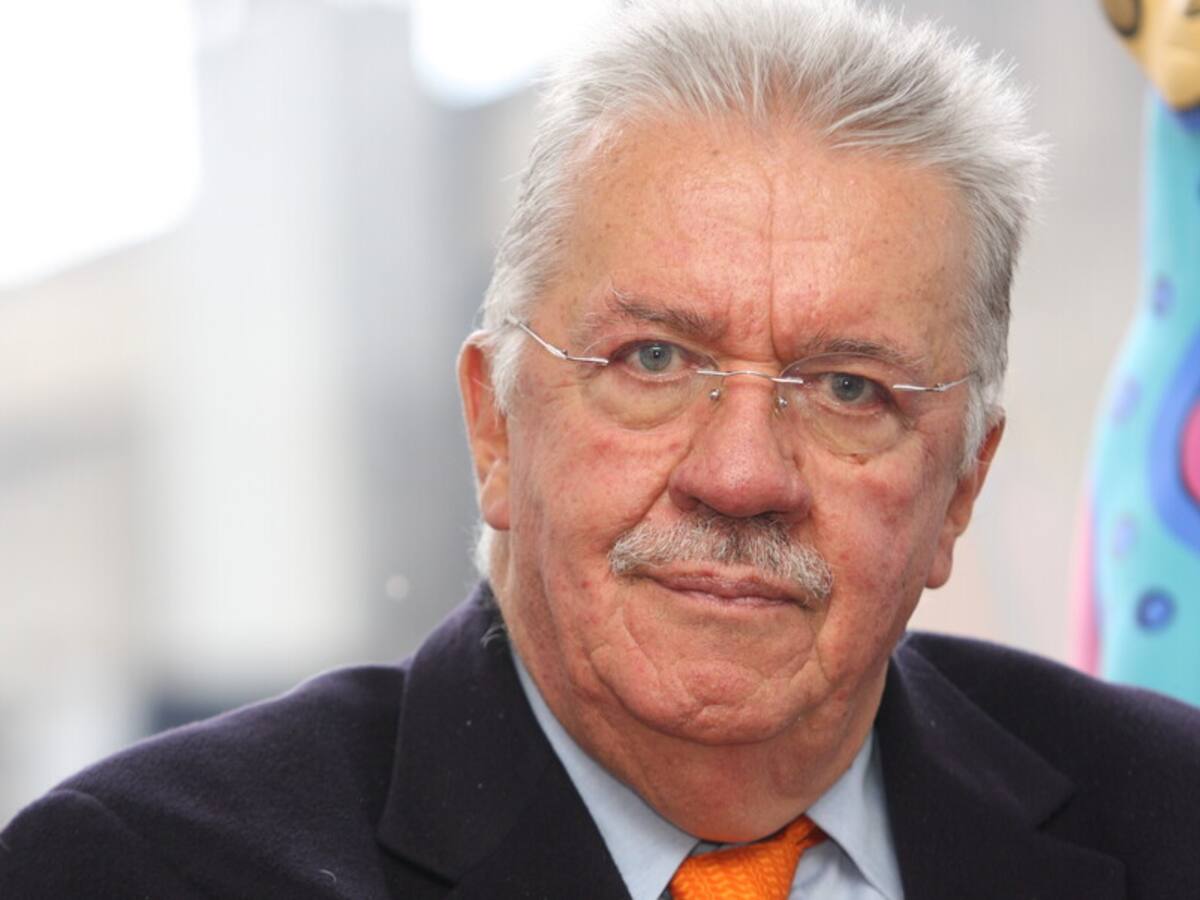 Exministro de hacienda pidió estudios más rigurosos evitar quebrar bancos en el país