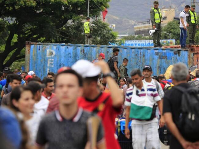 Migración Colombia atiende a los venezolanos desplazados en la frontera