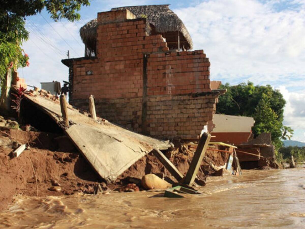 Creciente del río Sumapaz amenaza a tres municipios en Cundinamarca
