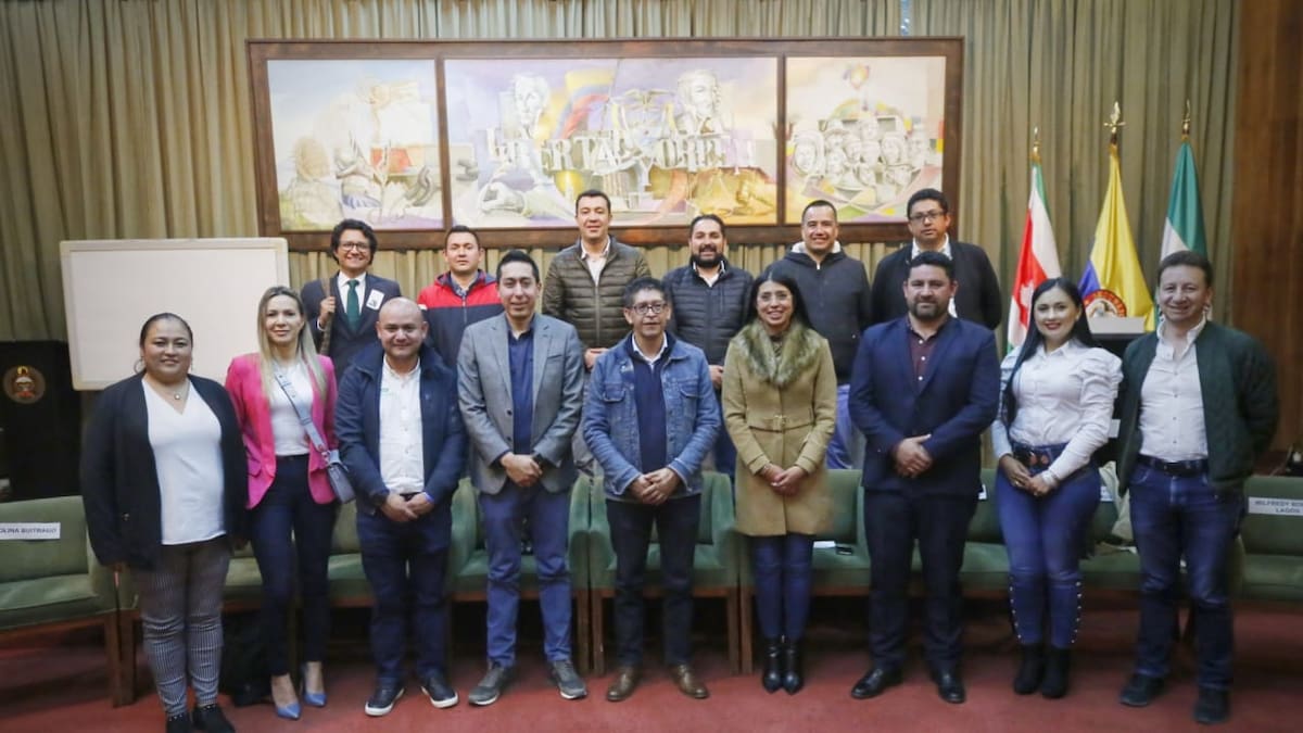 ¿Cuáles funcionarios se retiraron de sus cargos en la Gobernación de Boyacá?
