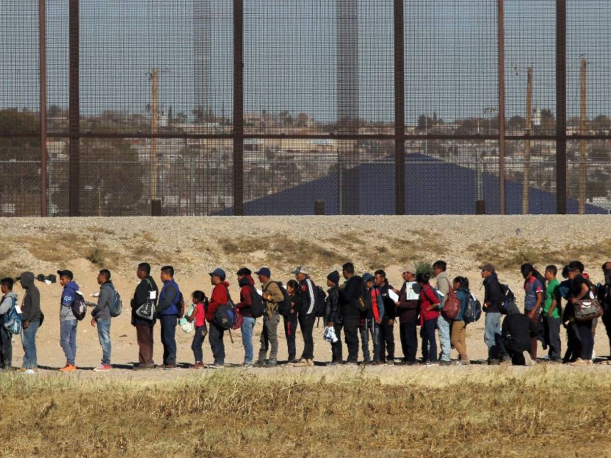 México permitirá a migrantes que piden asilo en EE.UU permanecer en el país