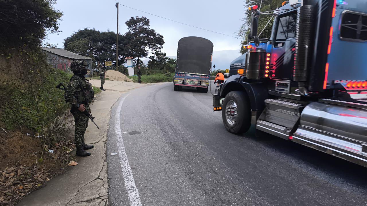 Con 1.000 hombres el Ejército Nacional custodia las vías en Norte de Santander. / Foto: Ejército Nacional.