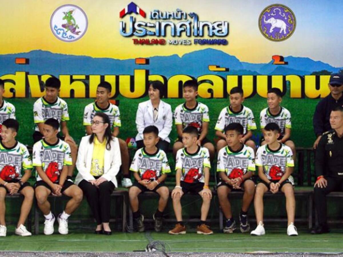 Los niños tailandeses cavaron en busca de una salida de la cueva