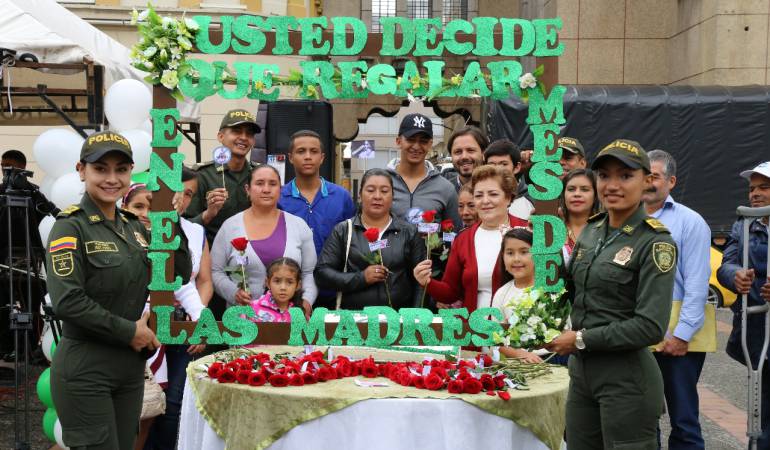 Campaña para celebrar el Día de la Madre en paz 