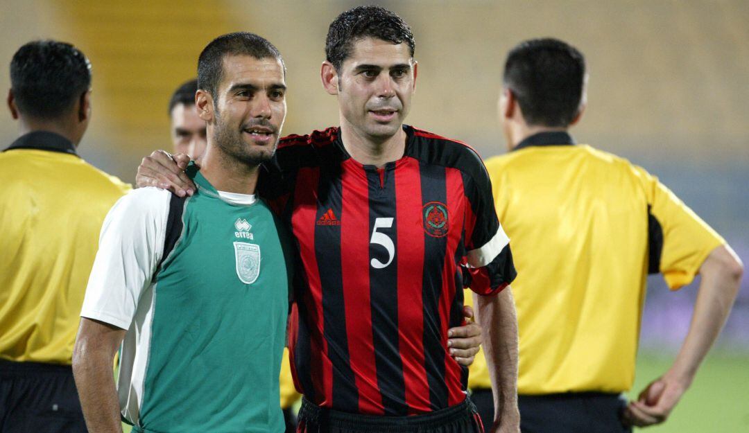 Pep Guardiola del Al-Ahli con Fernando Hierro del Al-Rayyan en 2004