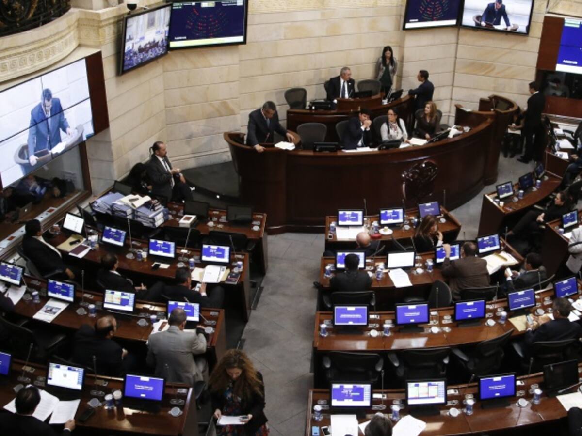 El ‘desvare’ que buscan varios quemados en las secretarías del Congreso