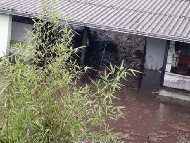 Perdimos todo por la avalancha de tierra: damnificada derrumbe en Armenia