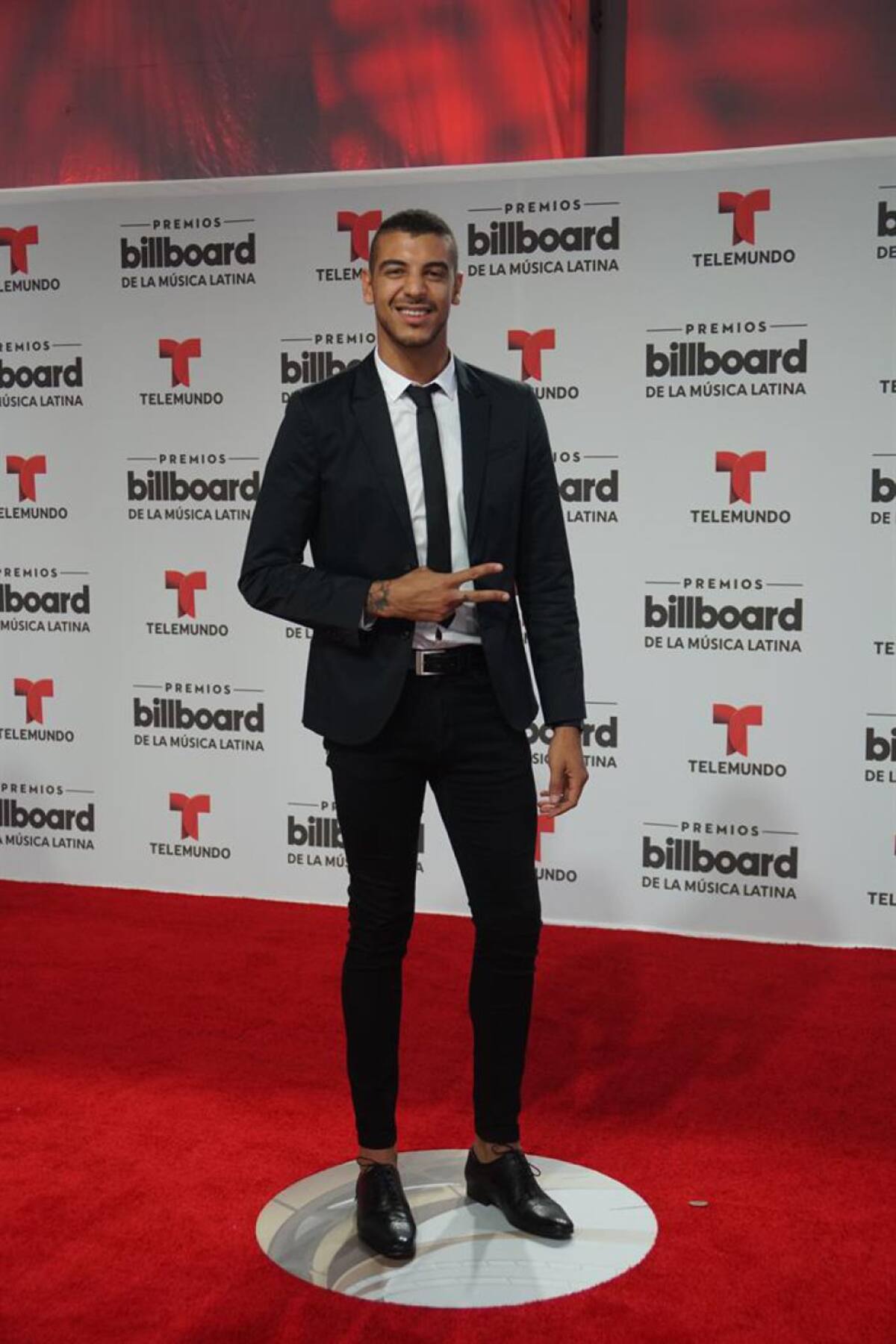 Manuel Medrano, el romántico de la juventud, con su estilo particular.