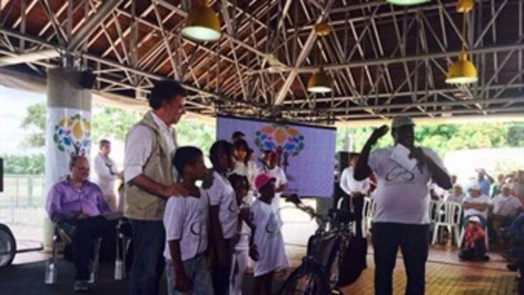 Cuando nos caemos debemos pararnos y continuar el camino: Santos