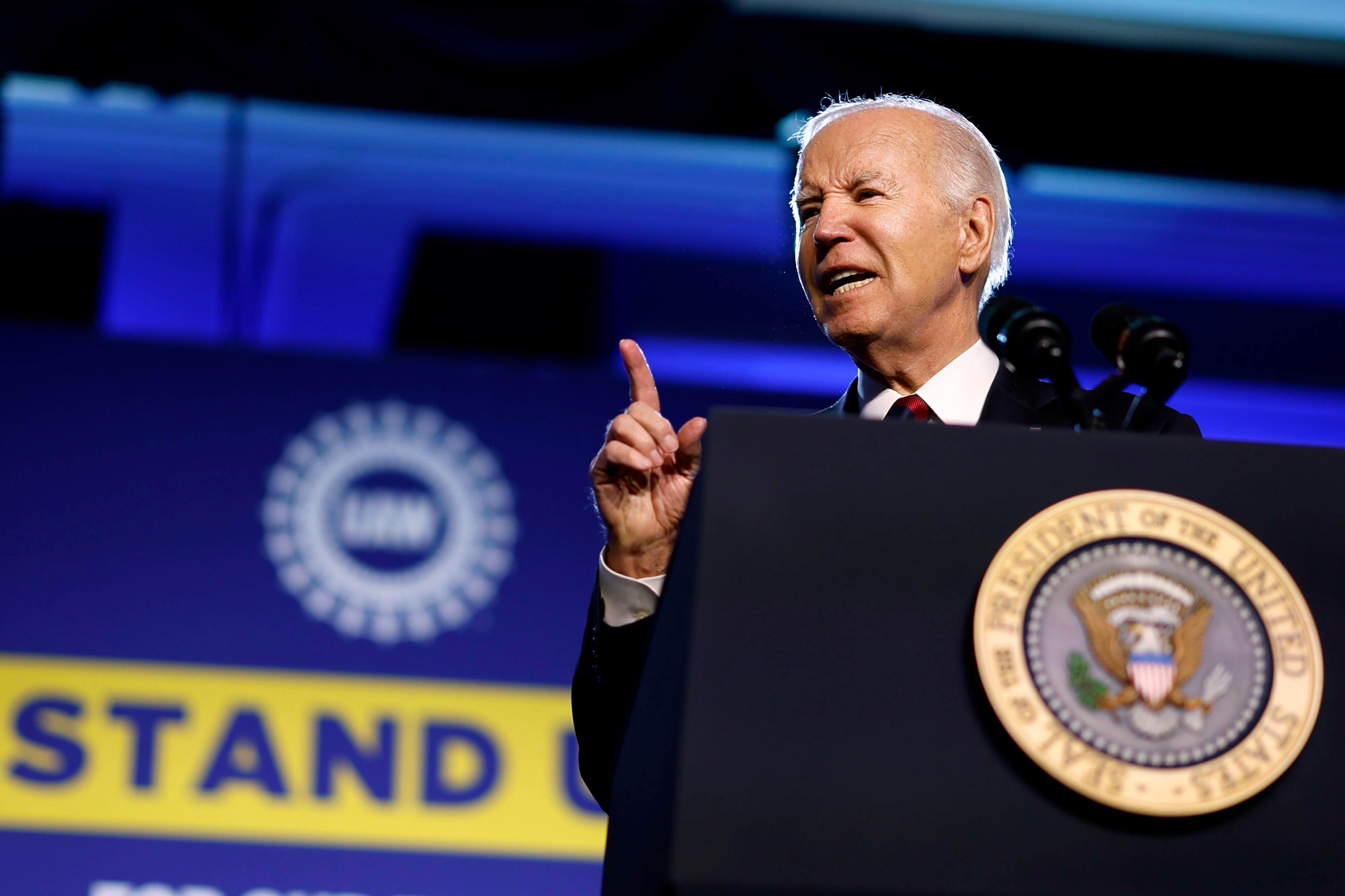 Washington (United States), 24/01/2024.- US President Joe Biden speaks at the United Auto Workers (UAW) conference in Washington, DC, USA, 24 January 2024. The United Auto Workers union endorsed Biden, delivering a long-sought boost to his 2024 reelection campaign ahead of an increasingly likely rematch with Donald Trump. EFE/EPA/Ting Shen/POOL