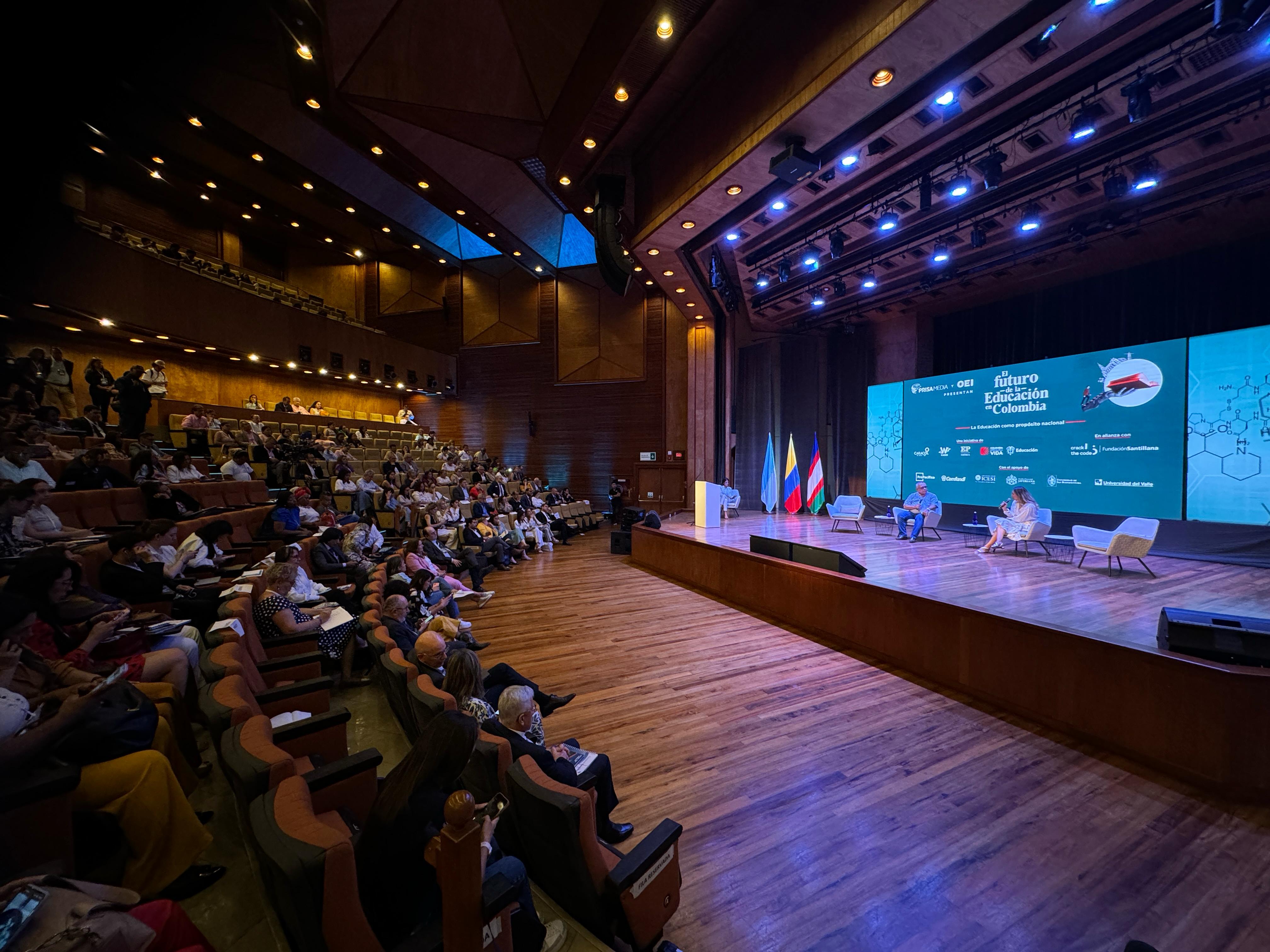 Durante el encuentro se resaltó la importancia que la capital vallecaucana está teniendo en estas transformaciones gracias a los esfuerzos del sector público, privado y la academia. | Foto: Caracol Radio