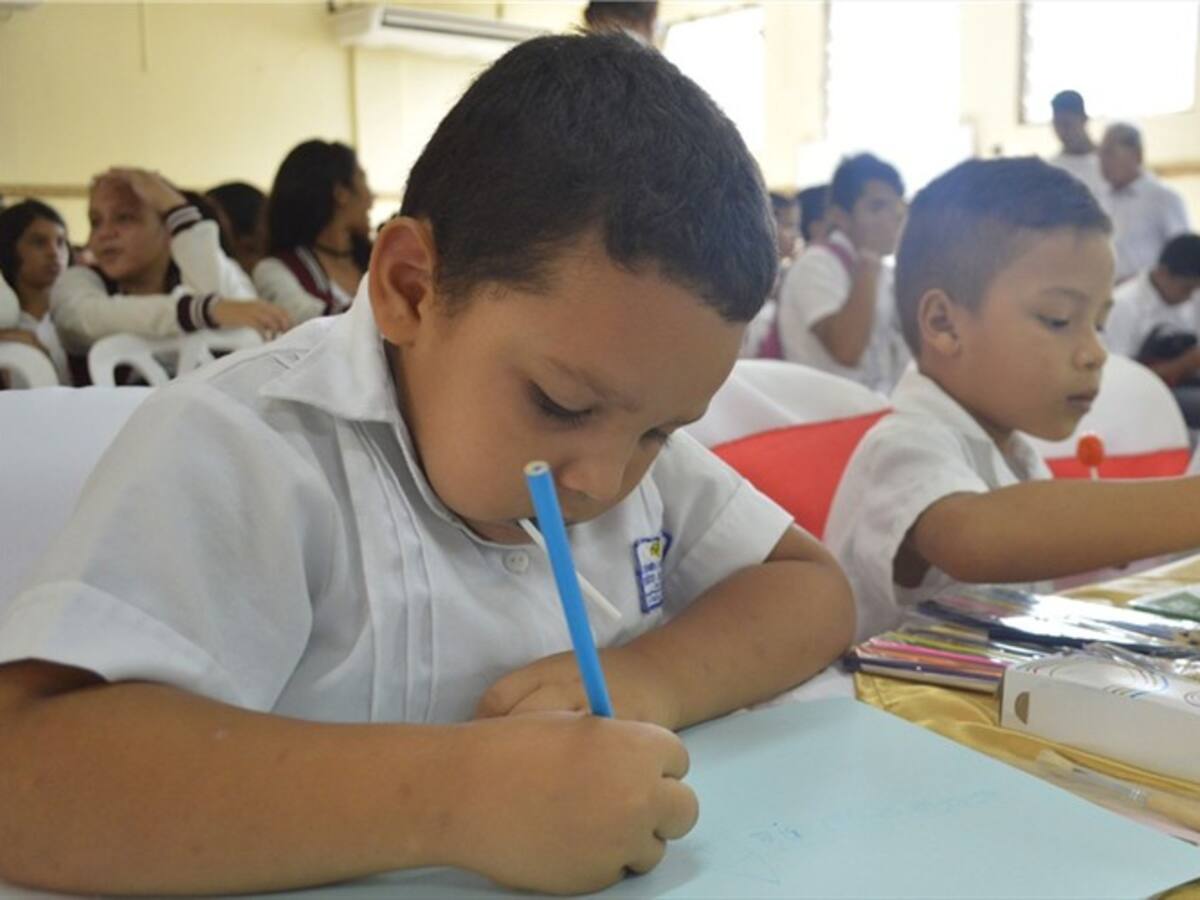 Calendario escolar arranca sin PAE en Santander