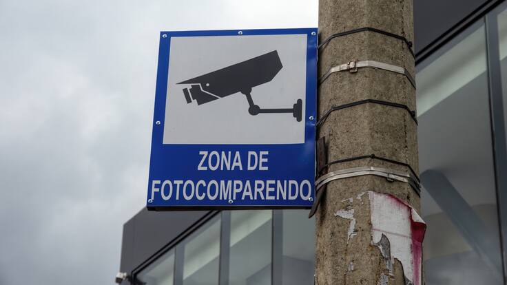Cámaras fotomultas: ¿salvavidas o negocio? Juan Diego Alvira habla con los ciudadanos