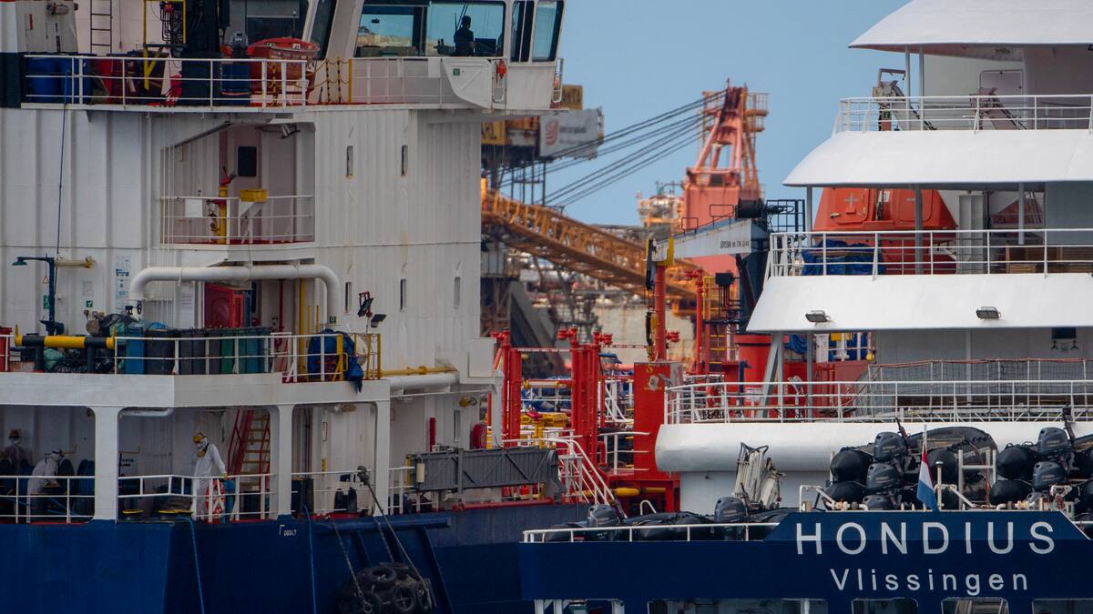 España evacúa en un solo vuelo a los 22 últimos pasajeros del crucero con brote de hantavirus