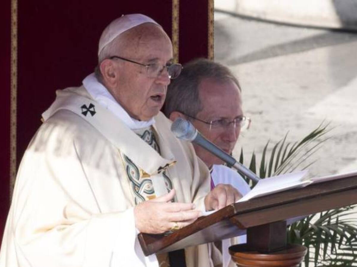 El papa autoriza a sacerdotes dar absolución indefinida por aborto