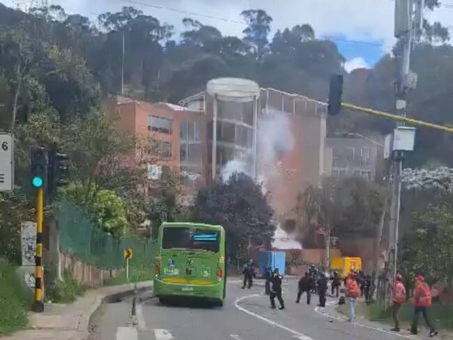 Tres protestas activas en Bogotá: colapsa la movilidad