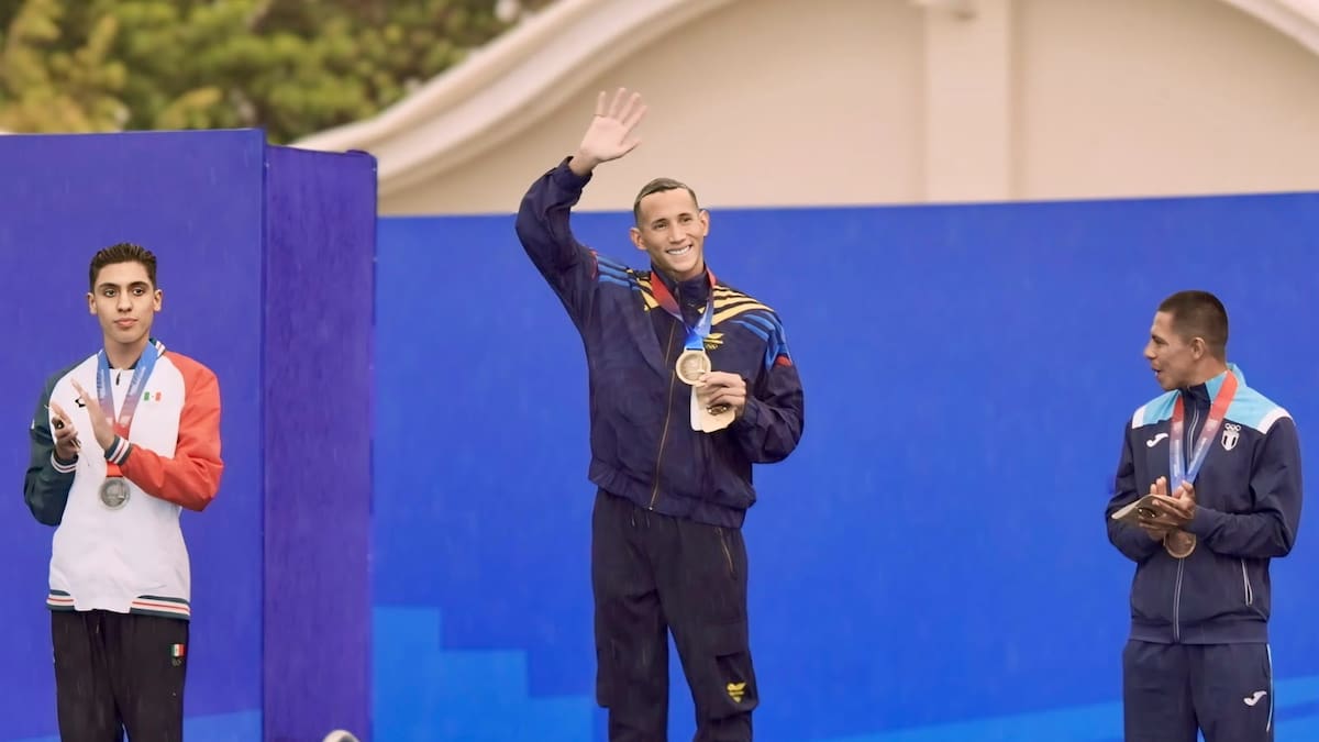 Vallecaucanos impulsan a Colombia en la natación artística de Santo Domingo 2026