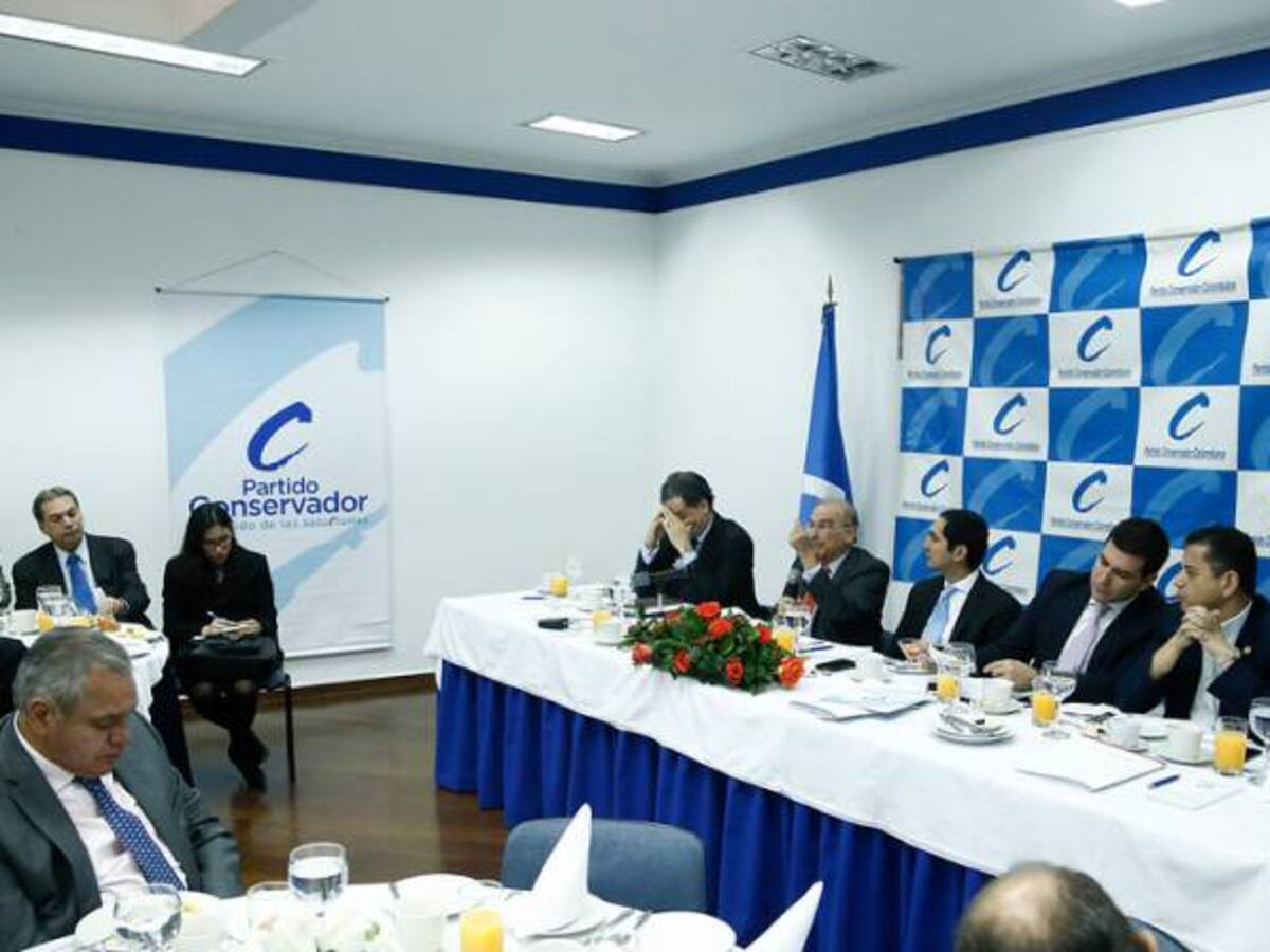 Jóvenes conservadores piden a su partido apoyar decididamente el Sí