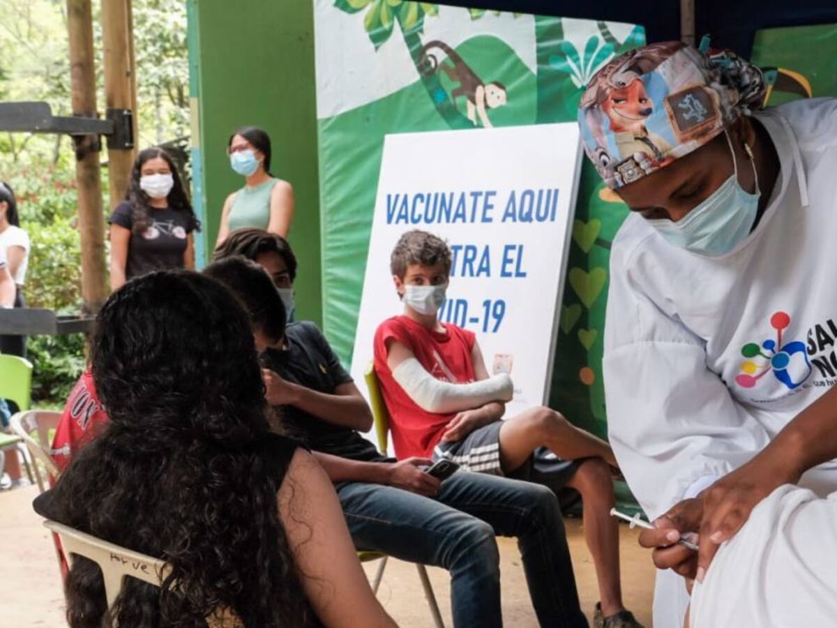 Buena respuesta de los mayores de 15 años a la vacunación contra el COVID