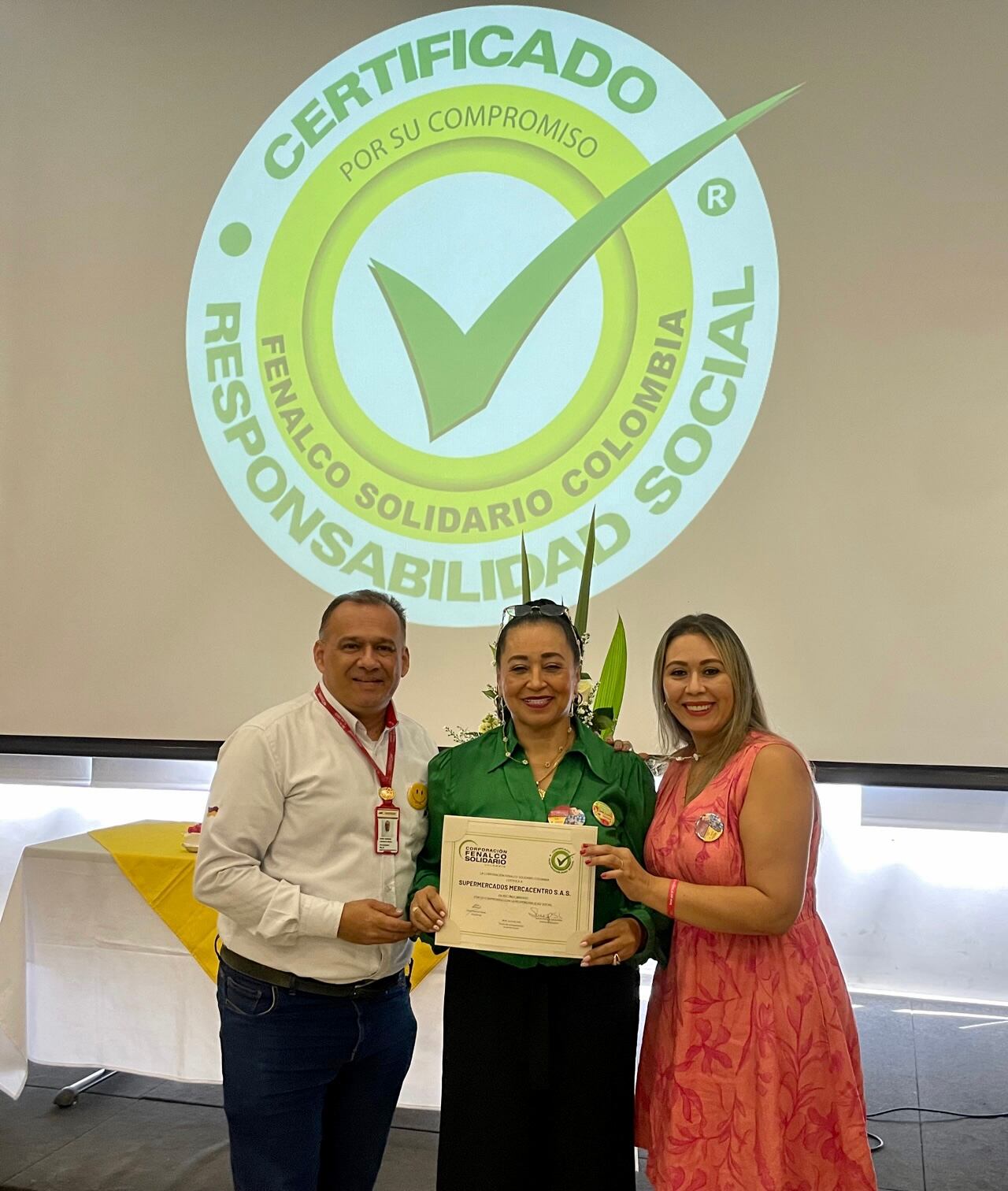Hortensia Molina y Luz Marina Alvarado, directivas de la cadena de supermercados Mercacentro