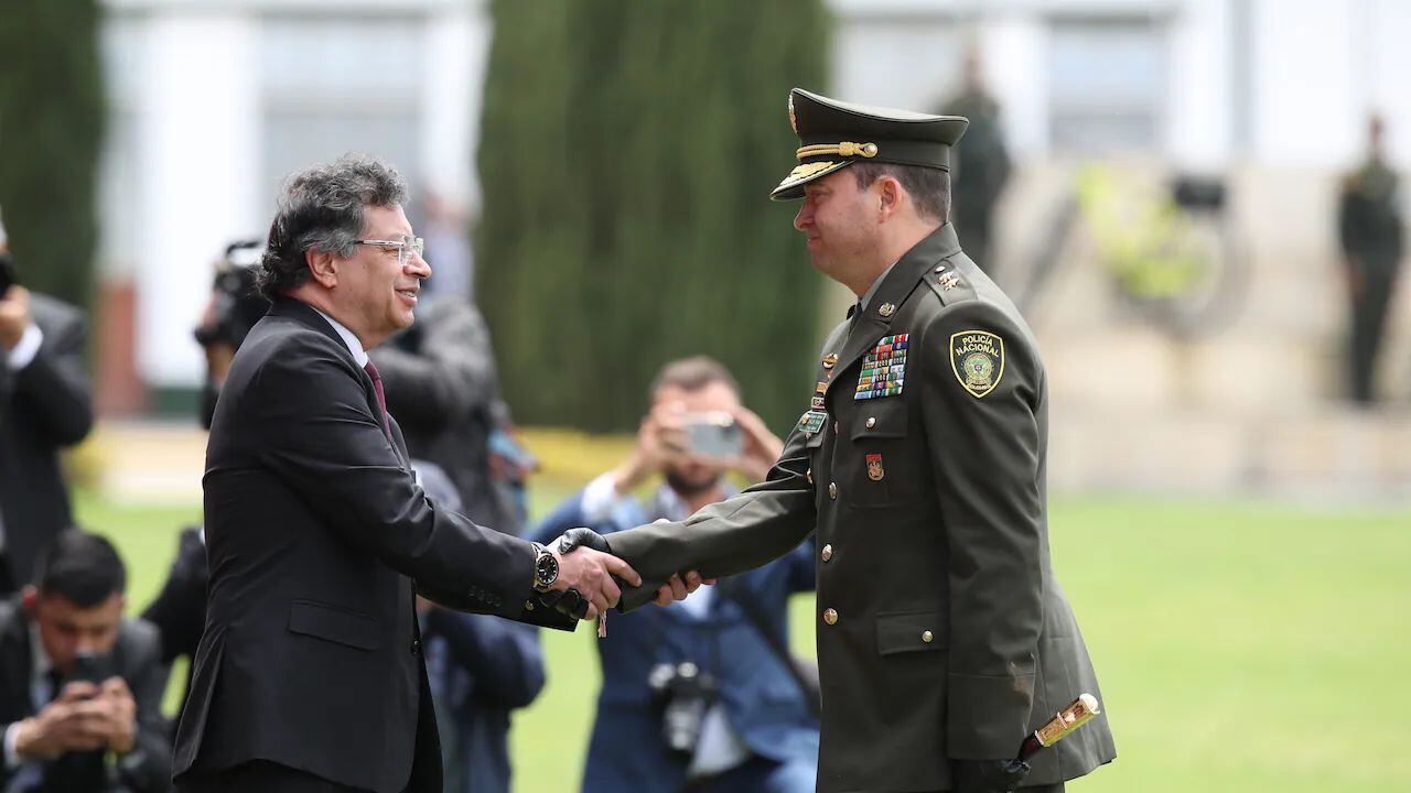 Presidente Gustavo Petro y director de la Policía, Brigadier General Carlos Fernando Triana