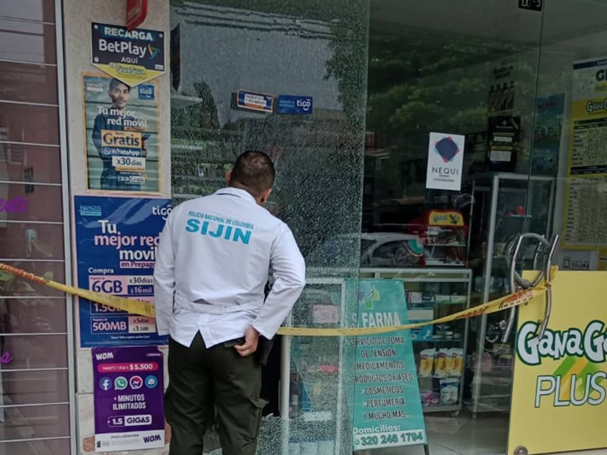 ´Rompevidrios´ se llevaron más de $10 millones de una droguería en Ibagué