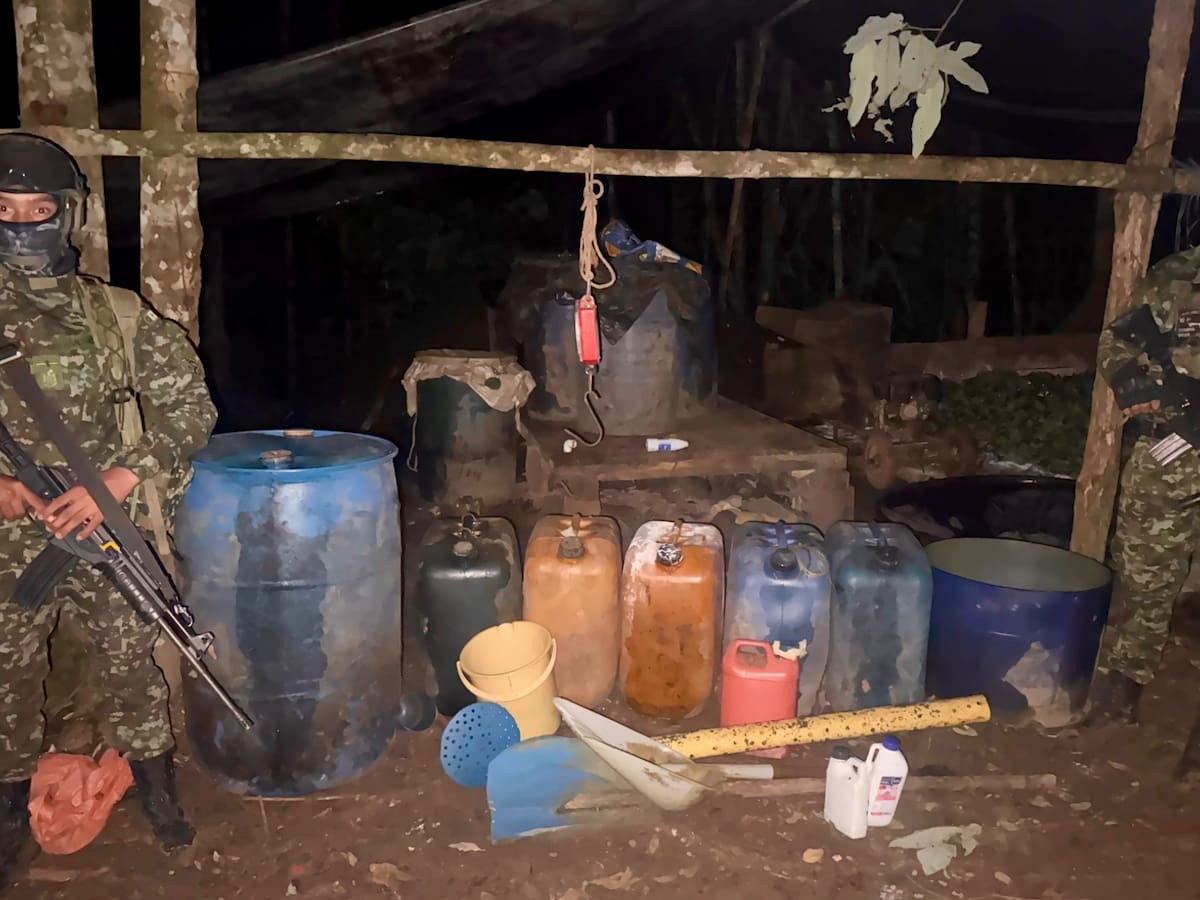 Destruyen laboratorio de coca en Putumayo y golpean finanzas ilegales
