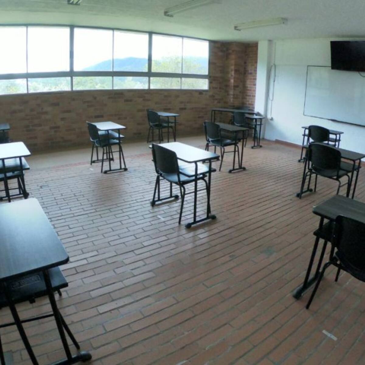 Hay condiciones para que algunos colegios comiencen alternancia
