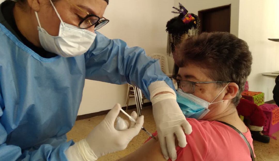 Vacunación COVID-19 en Armenia