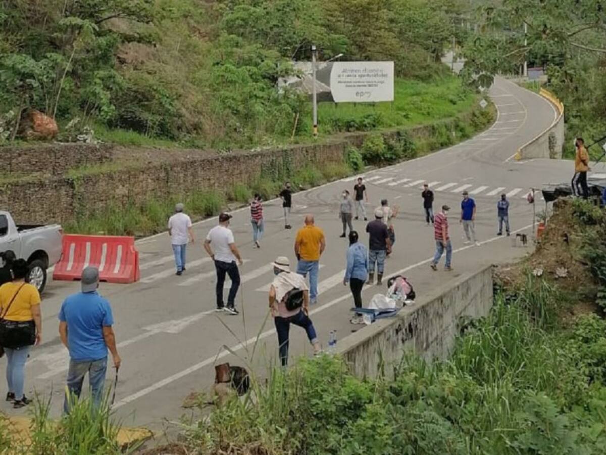 Ordenan el desmonte del puesto de control civil en la entrada a Ituango
