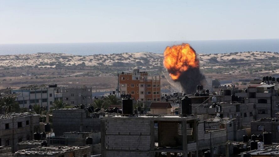 Jiji Rostom, periodista palestina, manifestó en La W que lo que está pasando no es culpa de Hamás, sino de los ataques de Israel.. Foto: Abed Rahim Khatib/Anadolu Agency via Getty Images